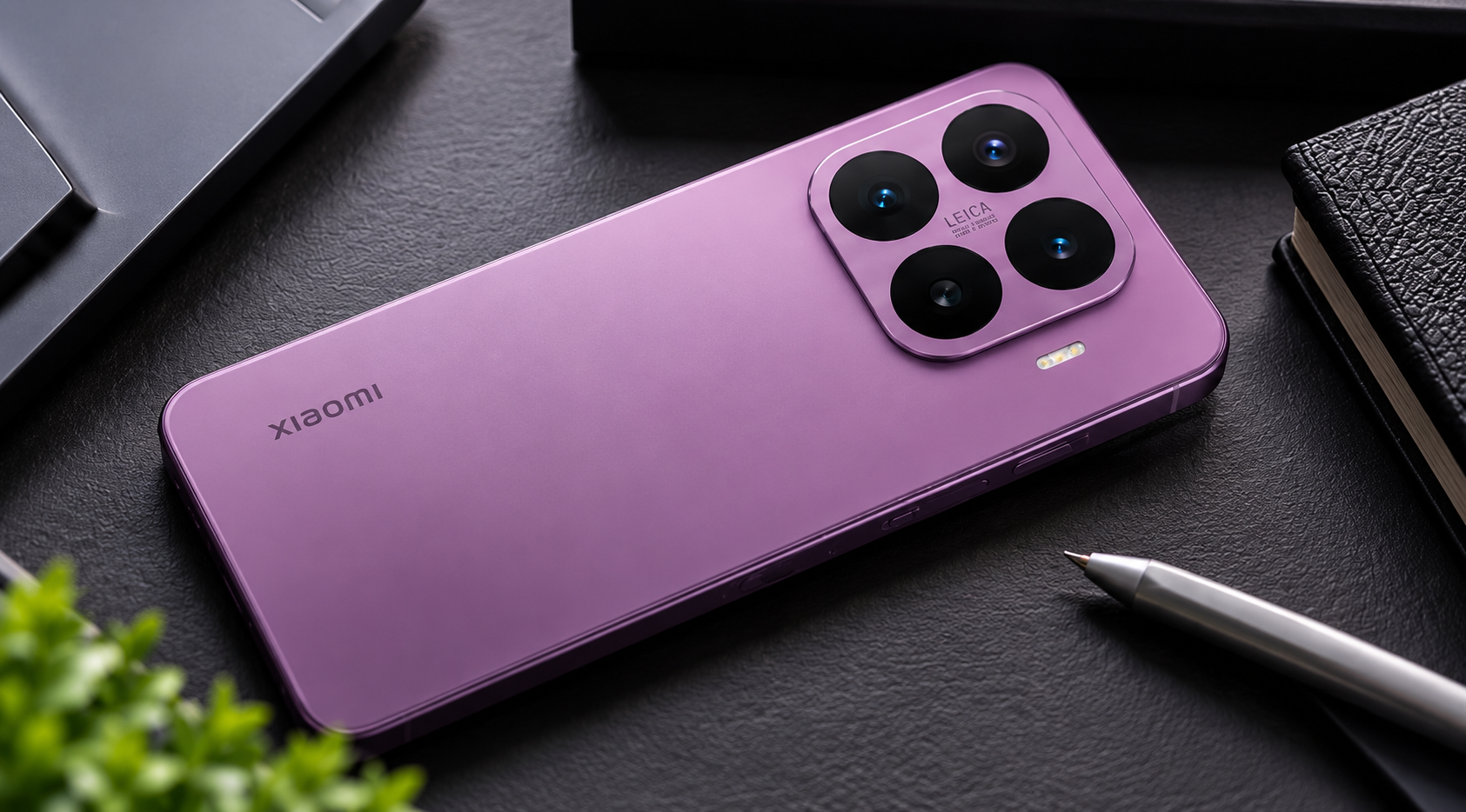 Xiaomi 17T Pro у фіолетовому корпусі на робочому столі